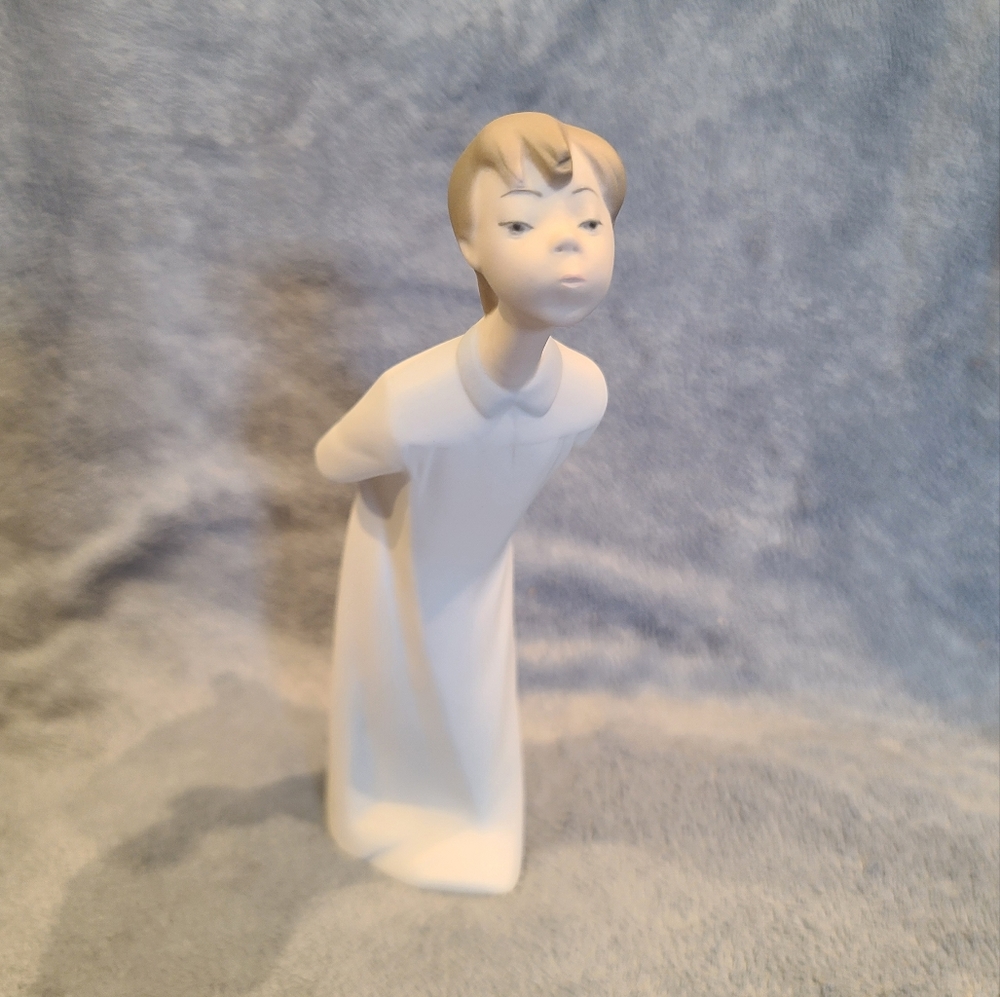 Lladro "Boy Kissing" RARE